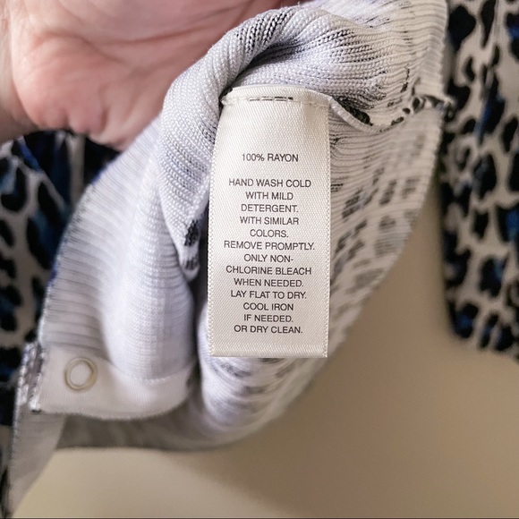 White House Black Market Button Up Leopard Blouse - Picture 12 of 13